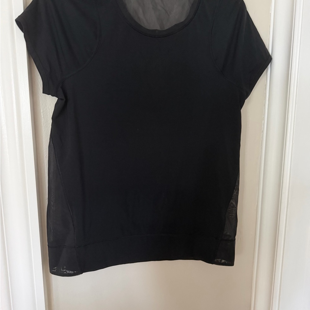 Lululemon Women's Short Sleeve Mesh Panel back